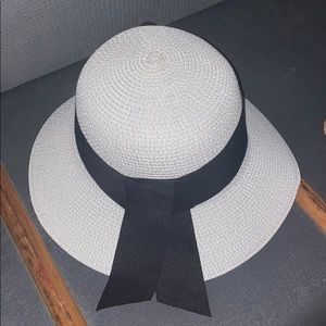 White & Black Classy Sun Hat UPF 50+